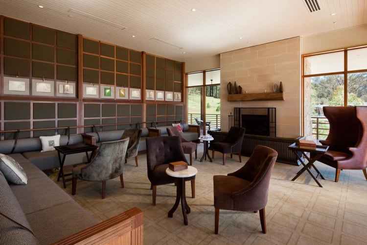 Valley Bar & Terrace Lounge